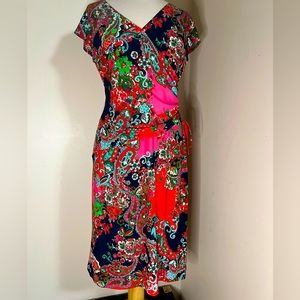 Evan-Picone Multi colored knee length dress. flattering fit, Cinched at waist